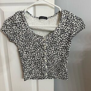 Cheetah Print Brandy Melville Baby Tee Cropped T-Shirt
